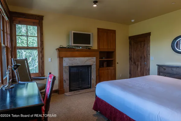 $2,995,000 | 526 Snow King Loop, Unit 262, Jackson, WY 83001