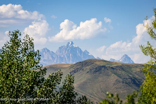 $2,995,000 | 526 Snow King Loop, Unit 262, Jackson, WY 83001