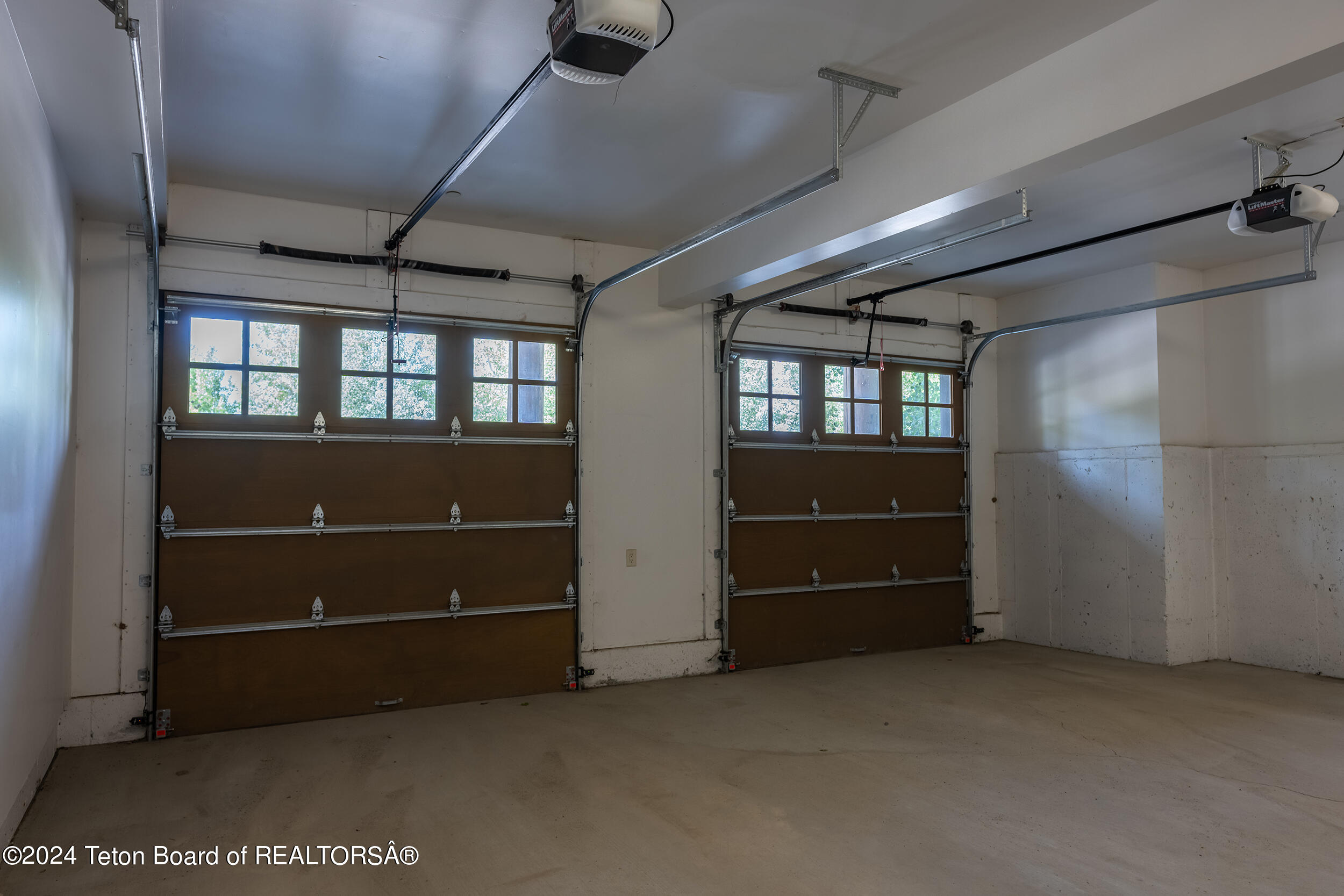 526 Snow King Loop, Unit 262 Jackson, WY 83001 - Photo 27 of 37 Garage 1