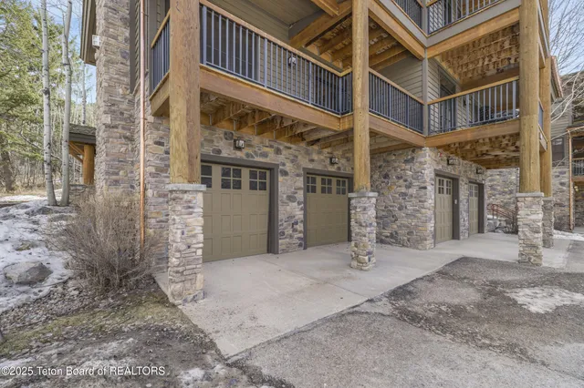 $2,995,000 | 526 Snow King Loop, Unit 262, Jackson, WY 83001