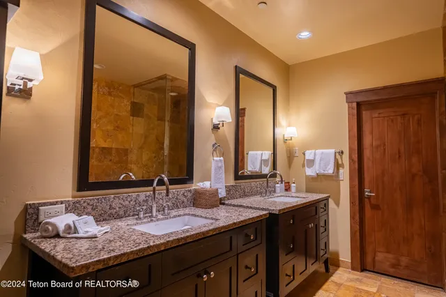 $3,495,000 | 526 Snow King Loop, Unit 262, Jackson, WY 83001