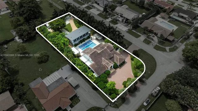 $3,999,000 | 185 Southwest 130th Avenue, Miami, FL 33184