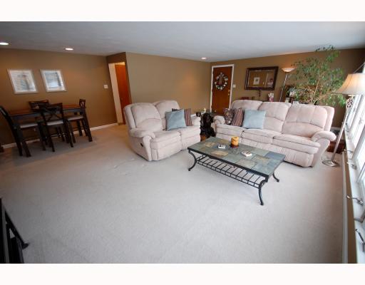 1014 Connor Road Mt. Lebanon, PA 15234 - Photo 3 of 15 Living Room.