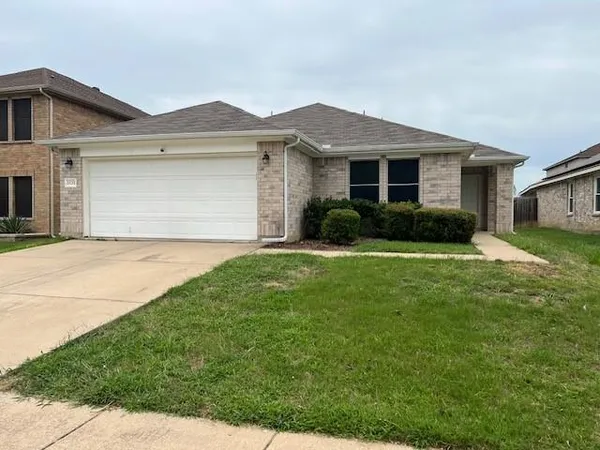 $2,400 | 2132 Van Zandt Drive, Grand Prairie, TX 75052