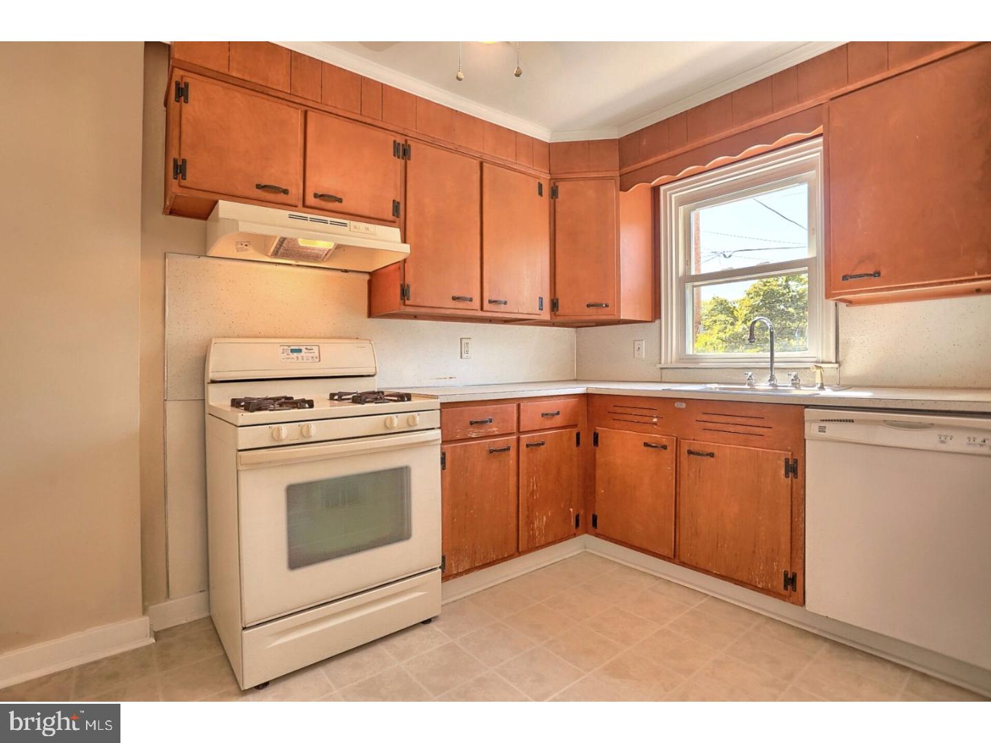 207 Sycamore Road West Reading, PA 19611 - Photo 7 of 19