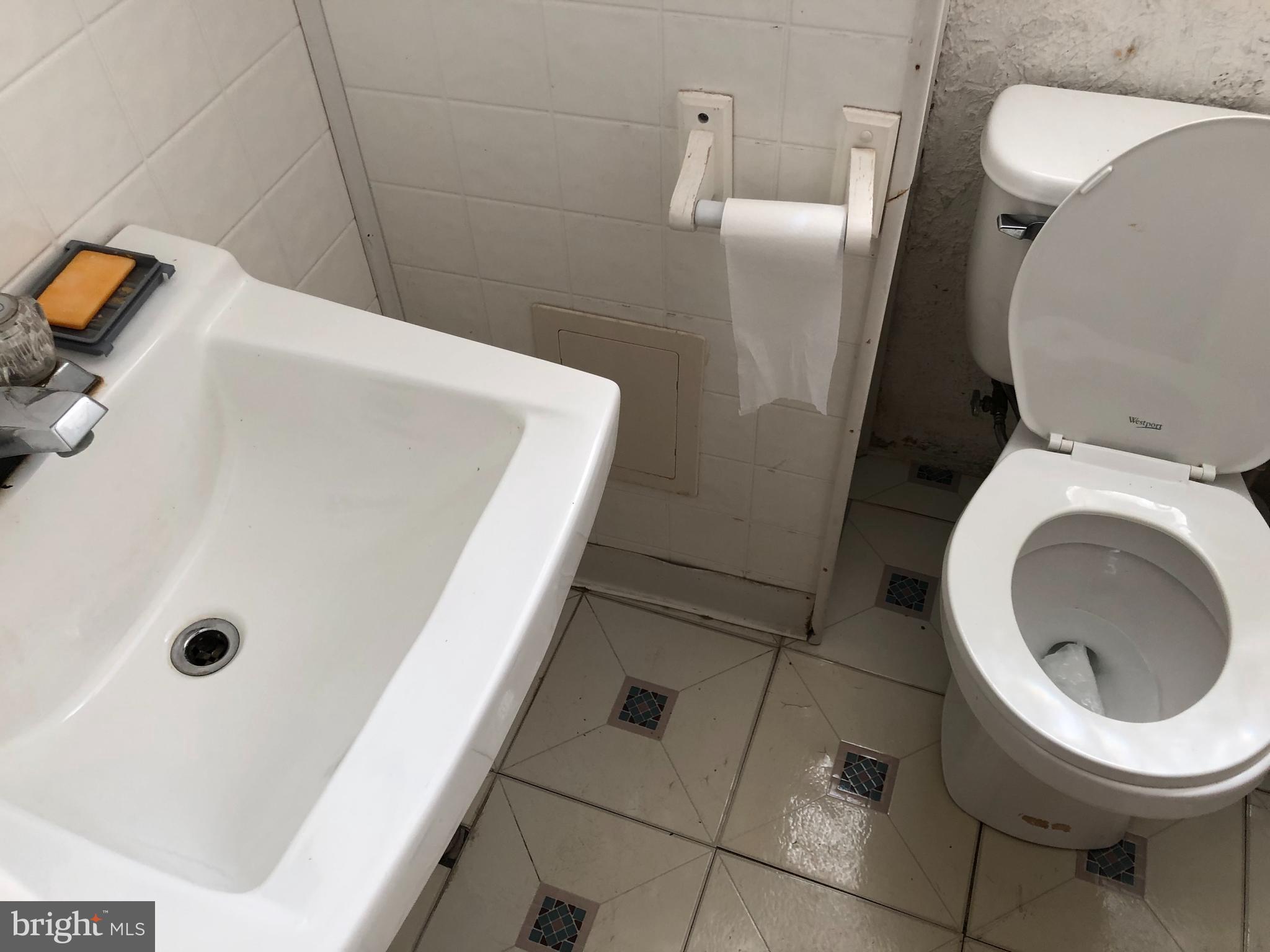 12714 Minden Road Philadelphia, PA 19154 - Photo 45 of 53 Lower Level Powder Room