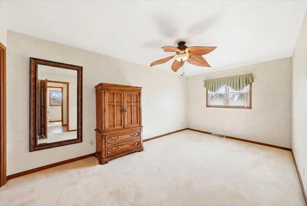 $410,000 | 916 West Joliet Highway, New Lenox, IL 60451