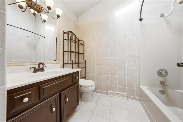 $410,000 | 916 West Joliet Highway, New Lenox, IL 60451