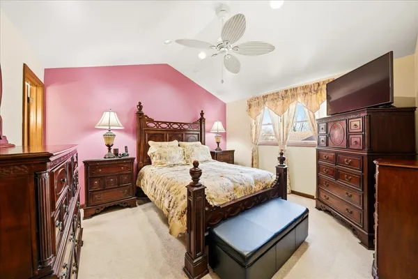 $410,000 | 916 West Joliet Highway, New Lenox, IL 60451