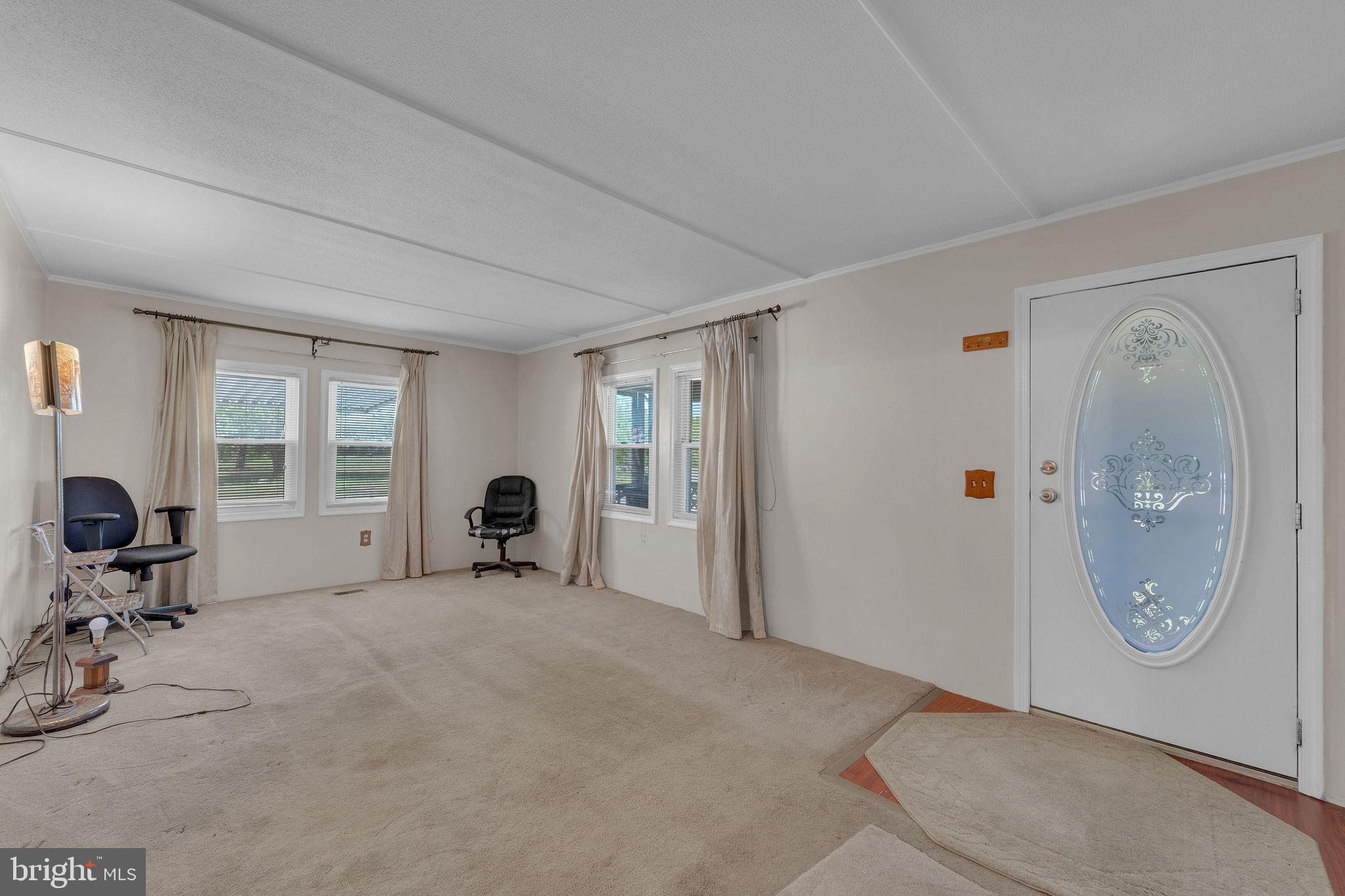 347 Quaker Neck Road Salem, NJ 08079 - Photo 7 of 35 Family Room