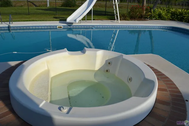 $465,000 | 304 Gemini Street, Larose, LA 70373