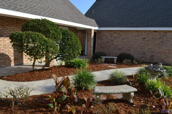 $465,000 | 304 Gemini Street, Larose, LA 70373