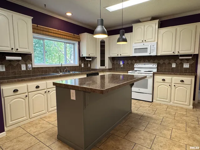 2517 North 14th Street, Herrin, IL 62948