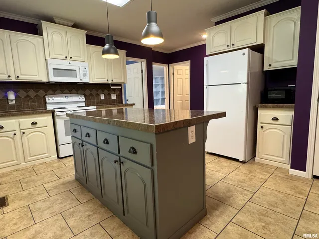 2517 North 14th Street, Herrin, IL 62948