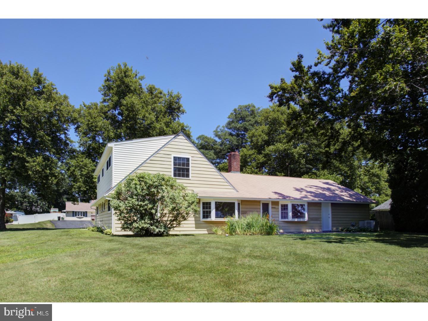 24 Roving Road Levittown, PA 19056 - Photo 2 of 21 Exterior Back