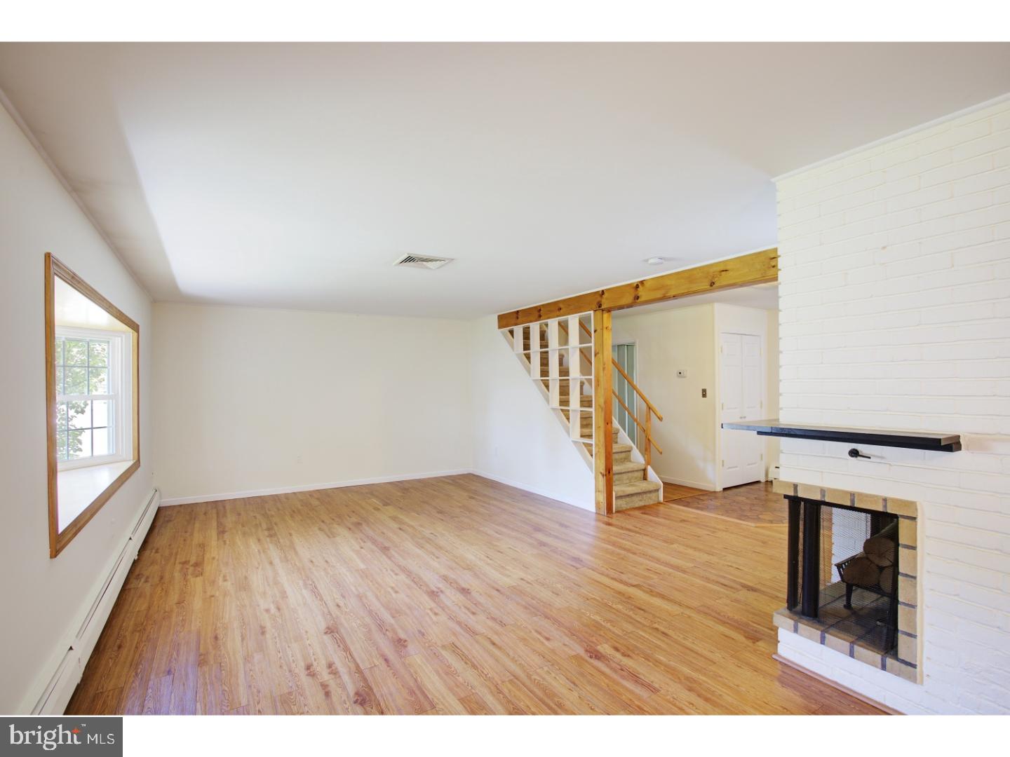 24 Roving Road Levittown, PA 19056 - Photo 5 of 21 Living Room