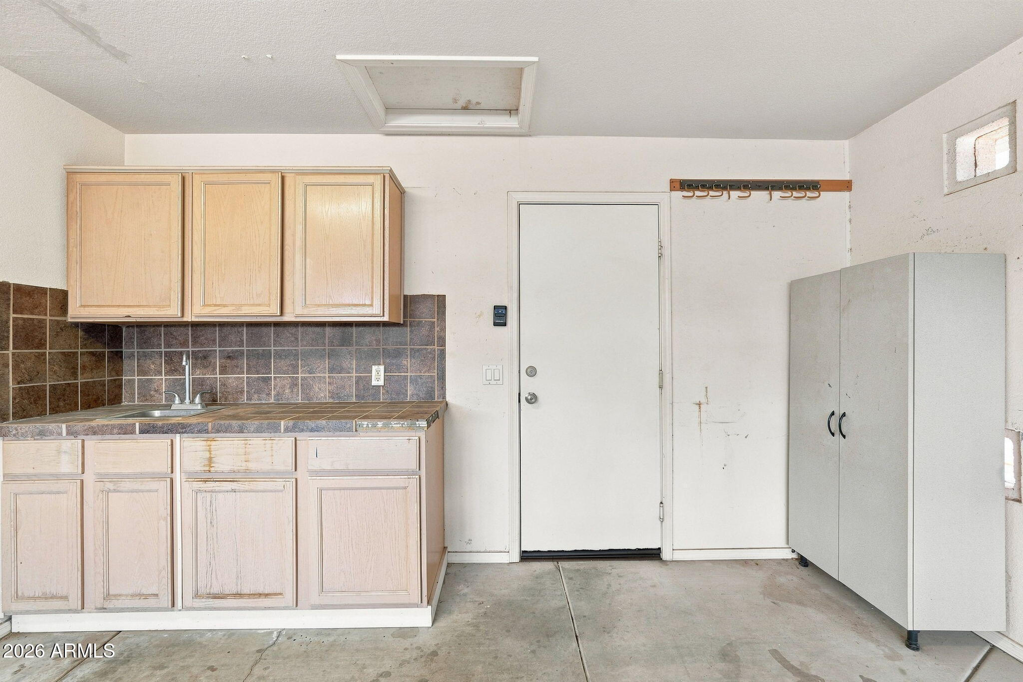 14653 Piccadilly Road Goodyear, AZ 85395 - Photo 29 of 43 029_ListerPros