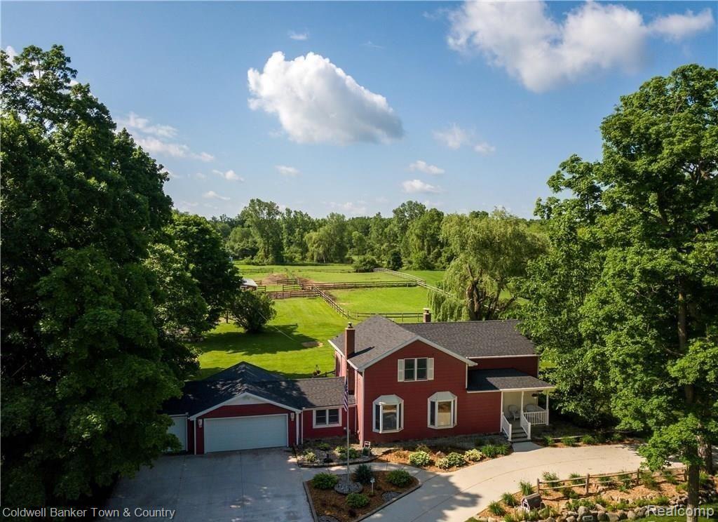 4316 Crooked Lake Road Howell, MI 48843 - Photo 1 of 40 2 4316 Crooked Lake (2).jpg