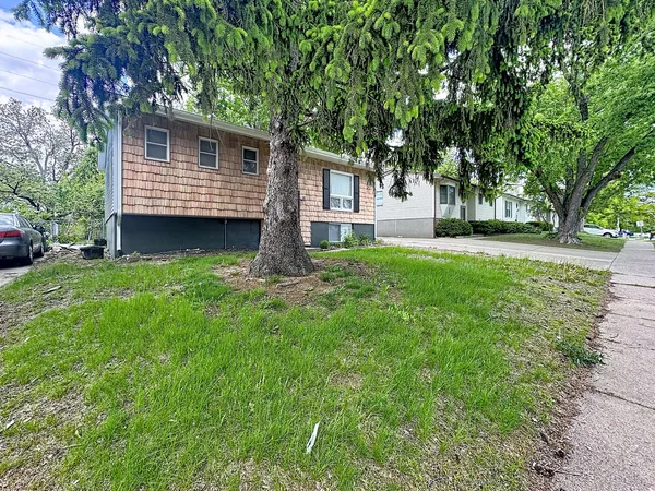 $184,900 | 2324 West 59th Street, Davenport, IA 52806