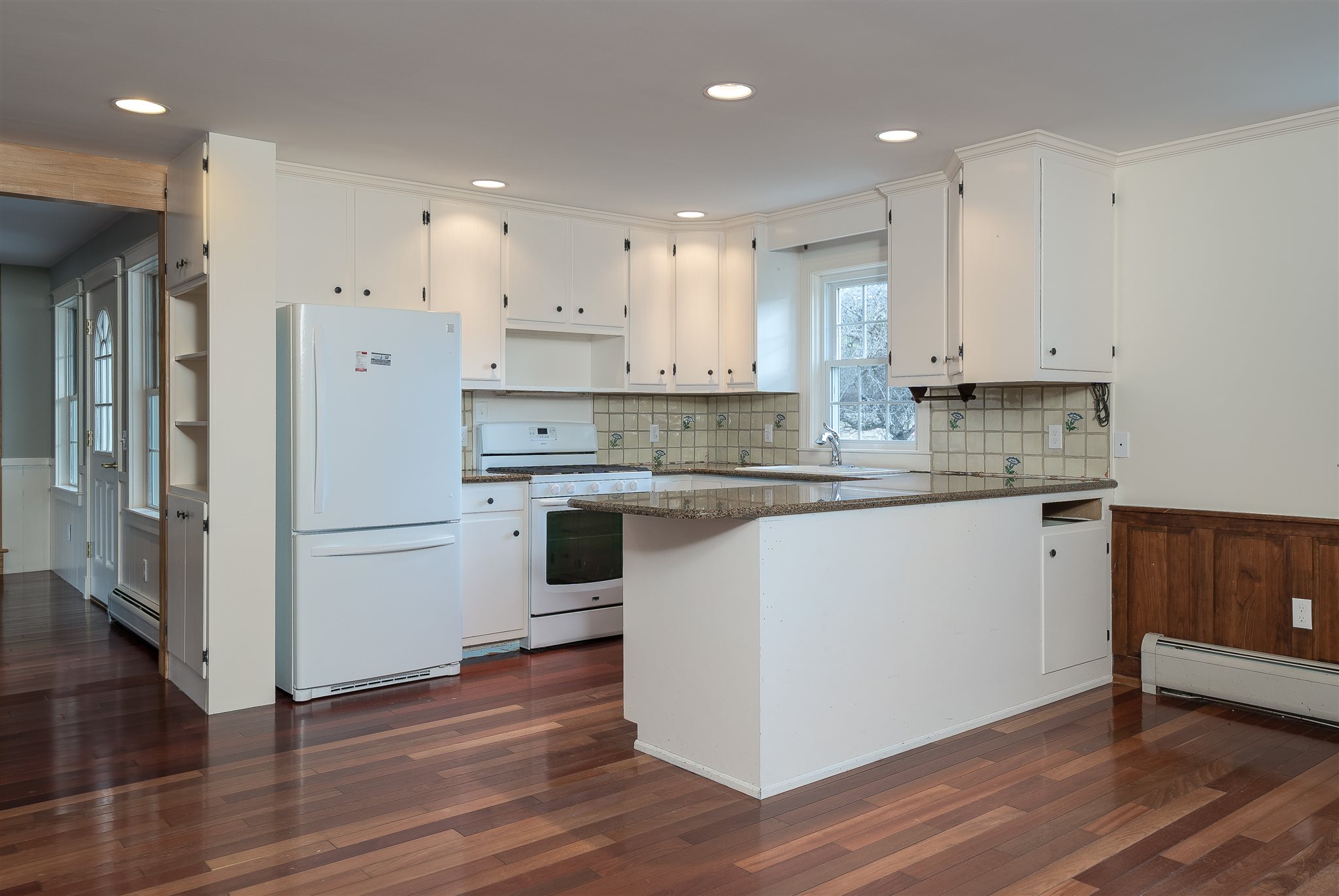 594 Hanover Center Road Hanover, NH 03755 - Photo 4 of 37