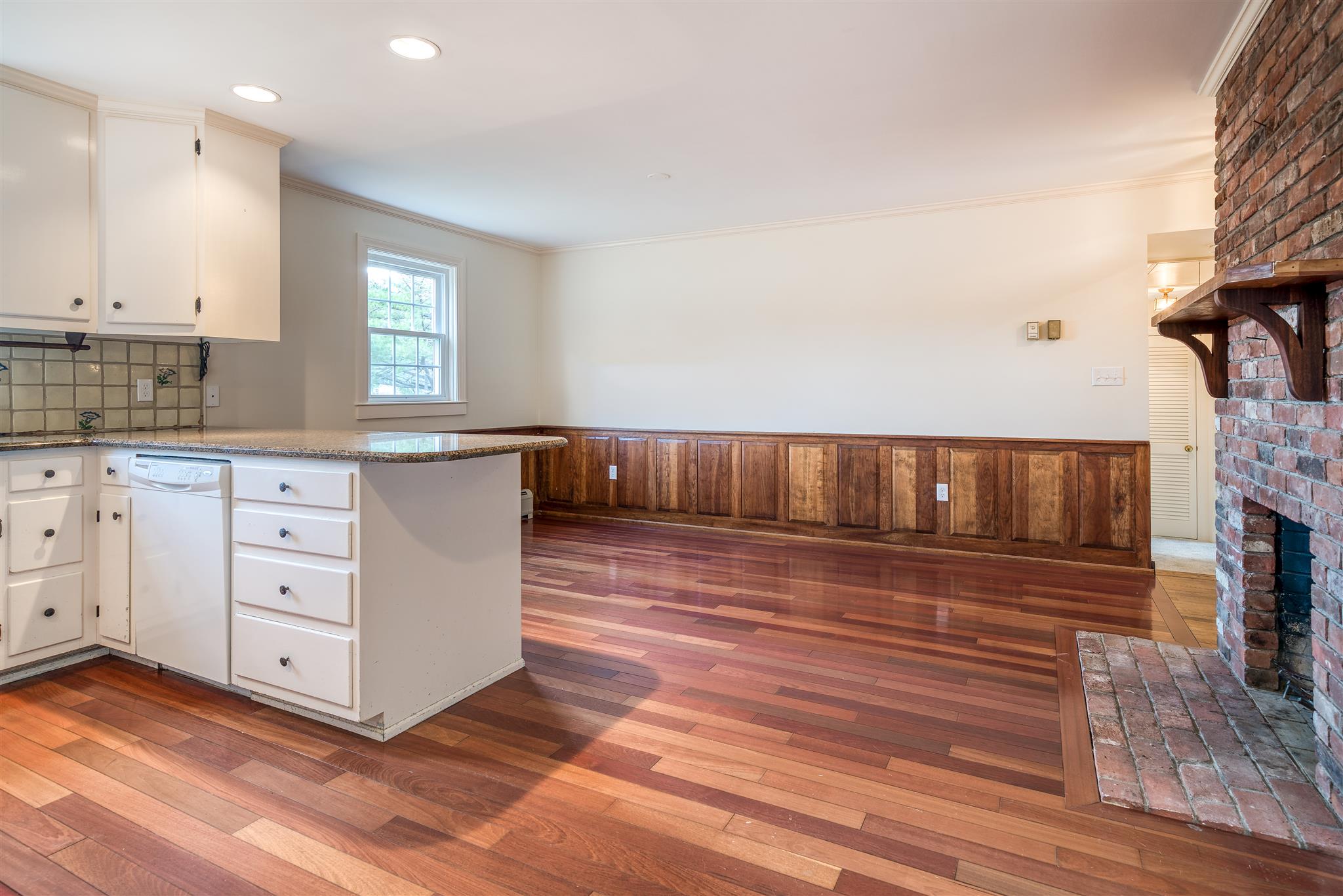 594 Hanover Center Road Hanover, NH 03755 - Photo 7 of 37