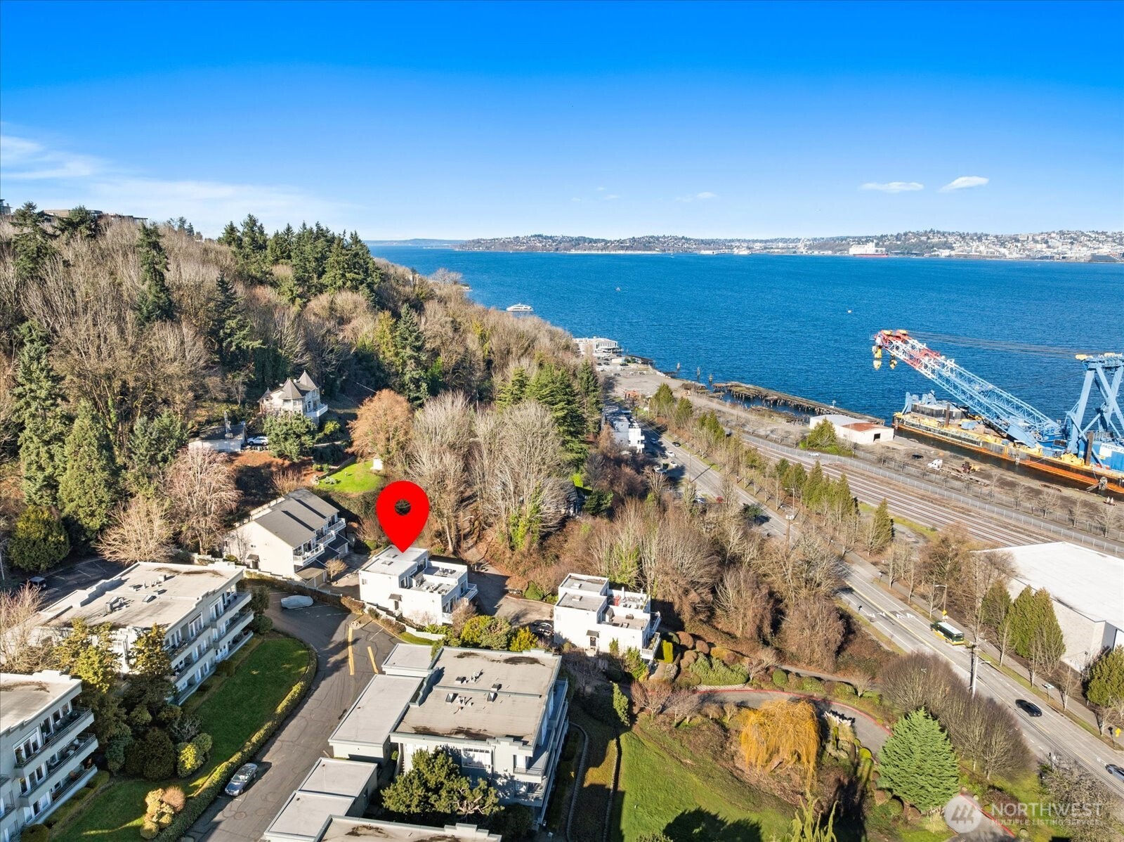 2325 Harbor Avenue Southwest, Unit B1 Seattle, WA 98126 - Photo 2 of 37