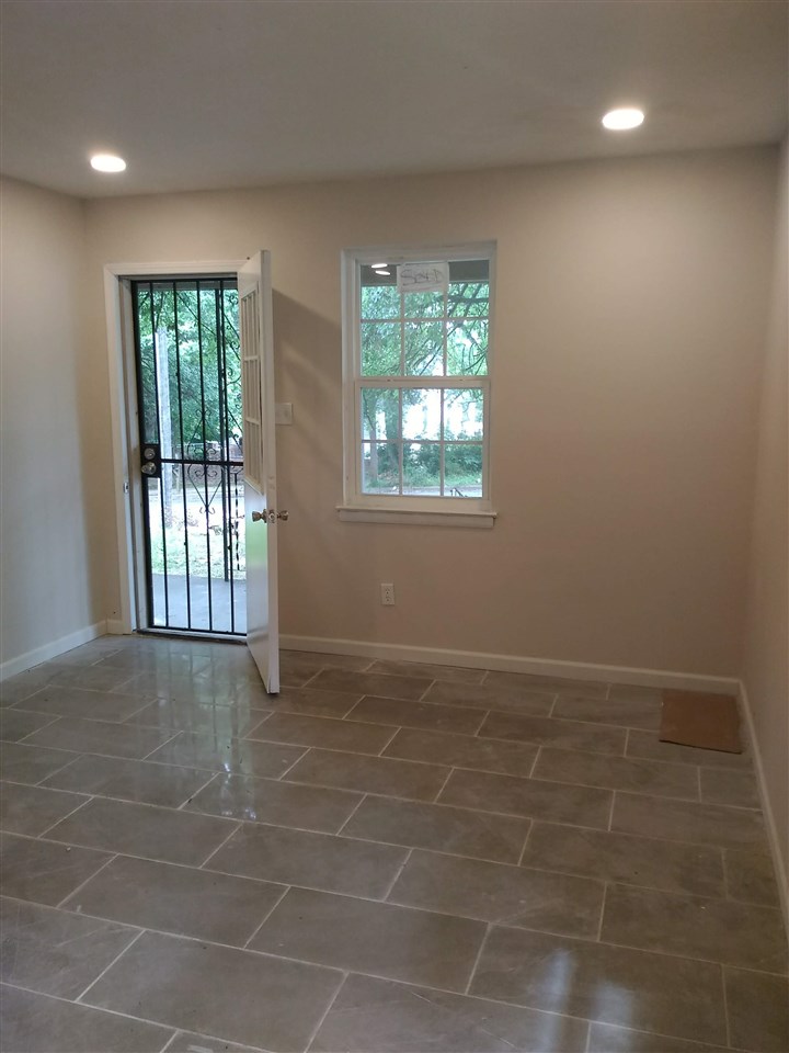 1455 Eloise Road Memphis, TN 38106 - Photo 2 of 16