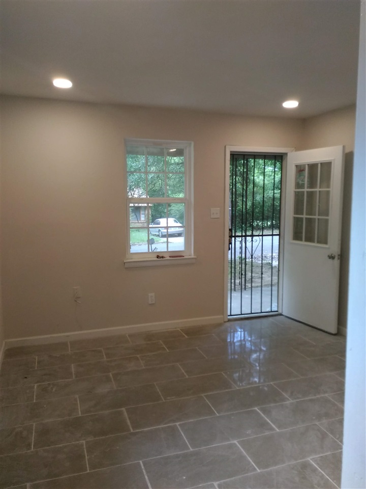 1455 Eloise Road Memphis, TN 38106 - Photo 10 of 16