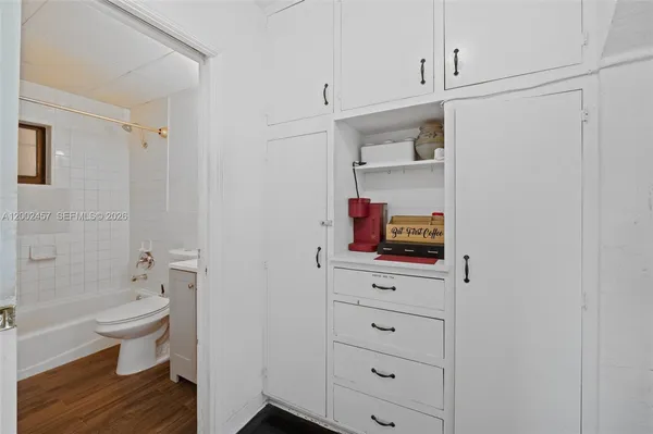 $500,000 | 2410 Jackson Street, Hollywood, FL 33020