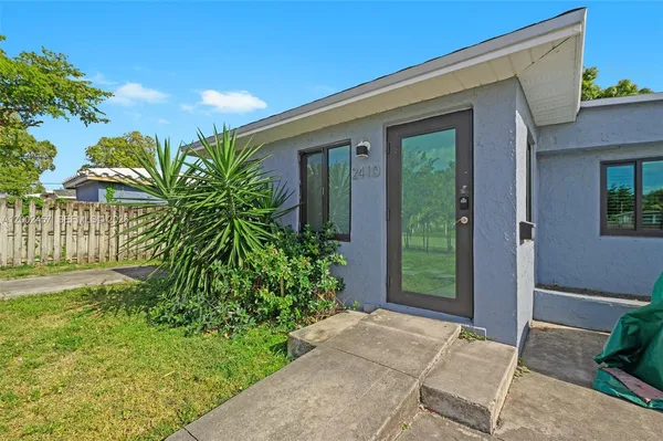$500,000 | 2410 Jackson Street, Hollywood, FL 33020