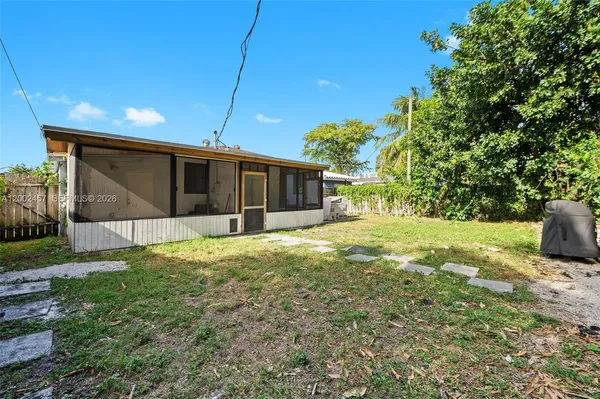 $500,000 | 2410 Jackson Street, Hollywood, FL 33020