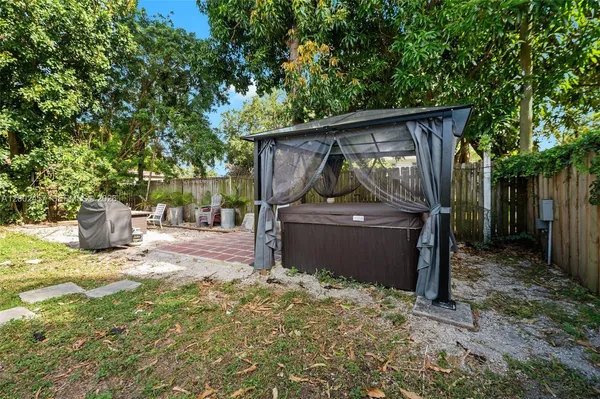 $500,000 | 2410 Jackson Street, Hollywood, FL 33020