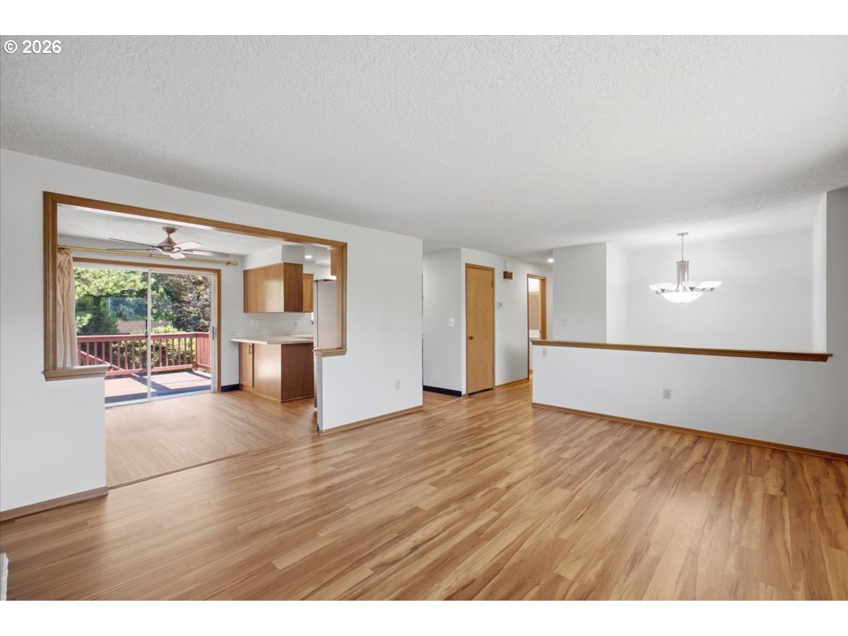 895 Northwest 3rd Street Gresham, OR 97030 - Photo 10 of 41