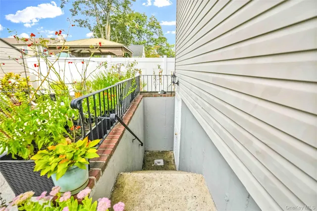 $980,000 | 402 Clinton Avenue, Rockville Centre, NY 11570