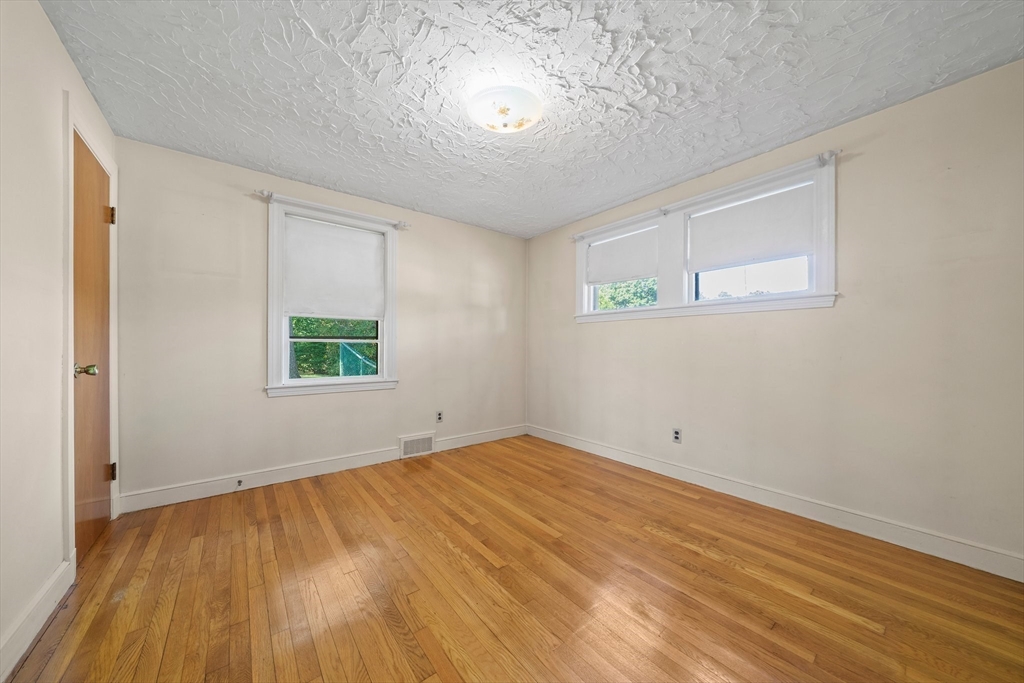 356 Shaw Street Braintree, MA 02184 - Photo 19 of 37