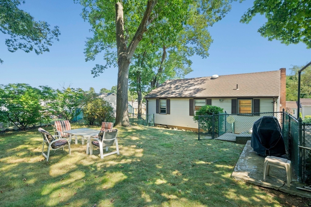 356 Shaw Street Braintree, MA 02184 - Photo 33 of 37