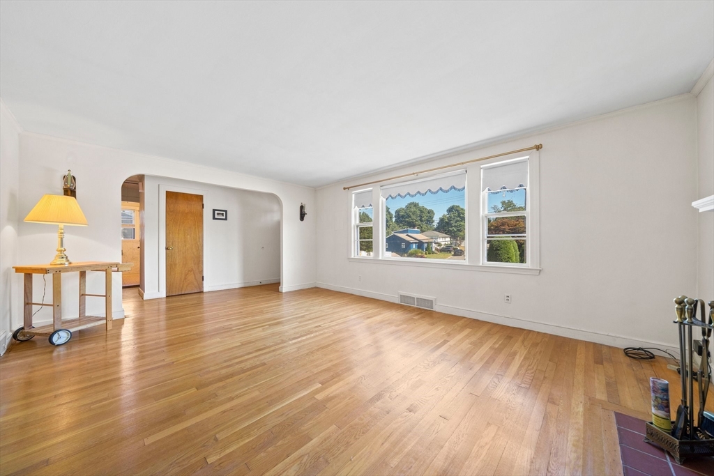 356 Shaw Street Braintree, MA 02184 - Photo 7 of 37