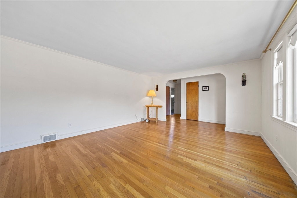 356 Shaw Street Braintree, MA 02184 - Photo 9 of 37