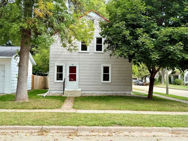 $165,000 | 59 East 14th Street, Clintonville, WI 54929