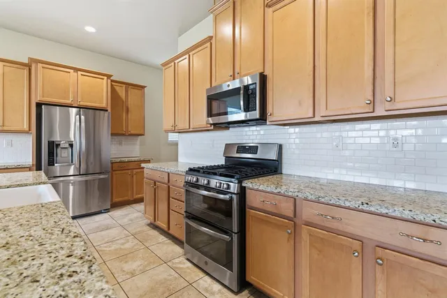 $2,800 | 1923 Amesbury Ct., Lathrop, CA 95330