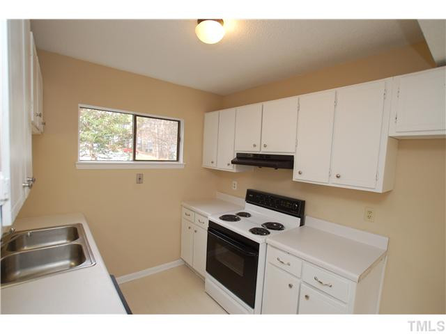 5925 Farm Gate Road Raleigh, NC 27606 - Photo 2 of 12 Kitchen
