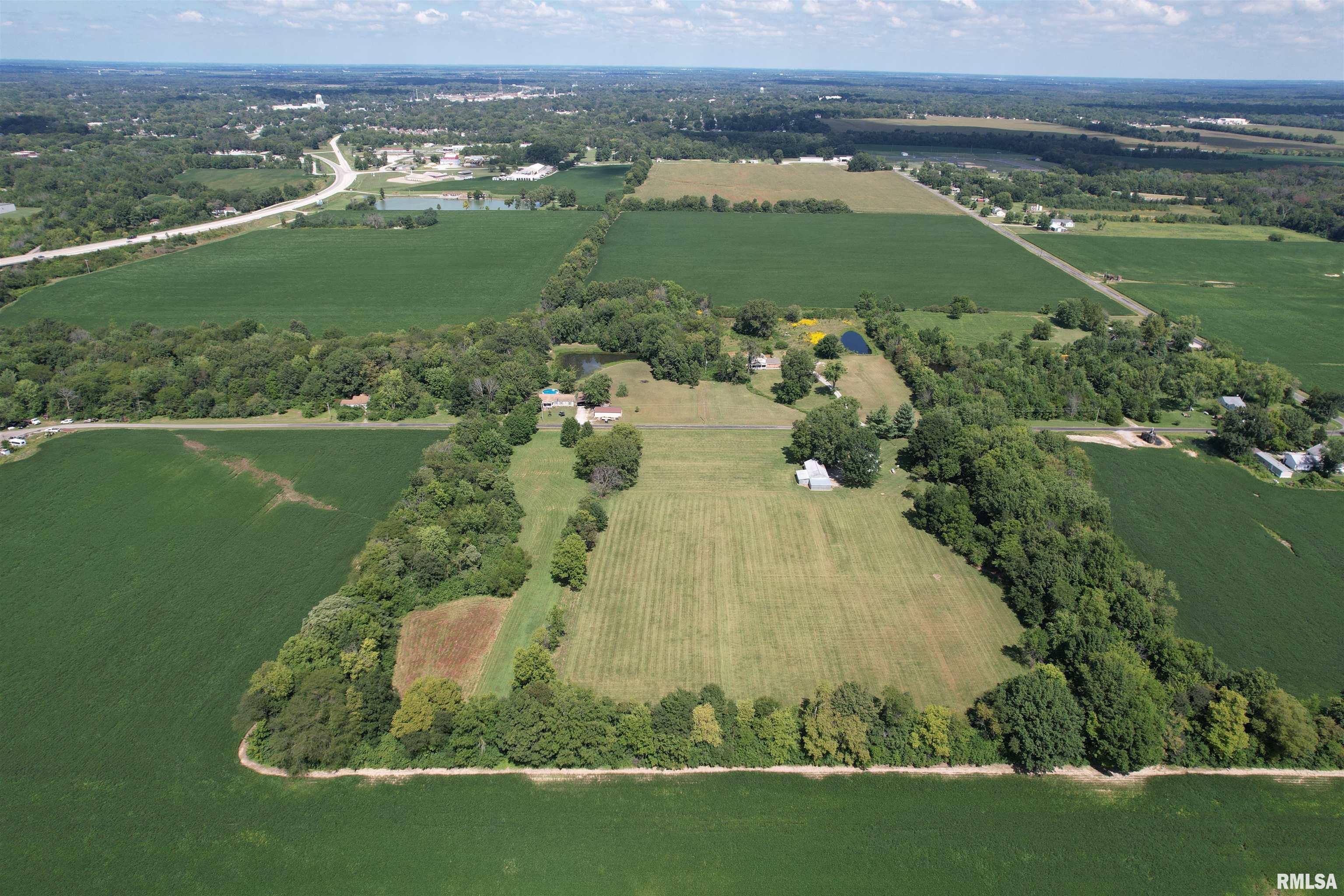 426 Trust Road Centralia, IL 62801 - Photo 10 of 75 Gallery Image 10
