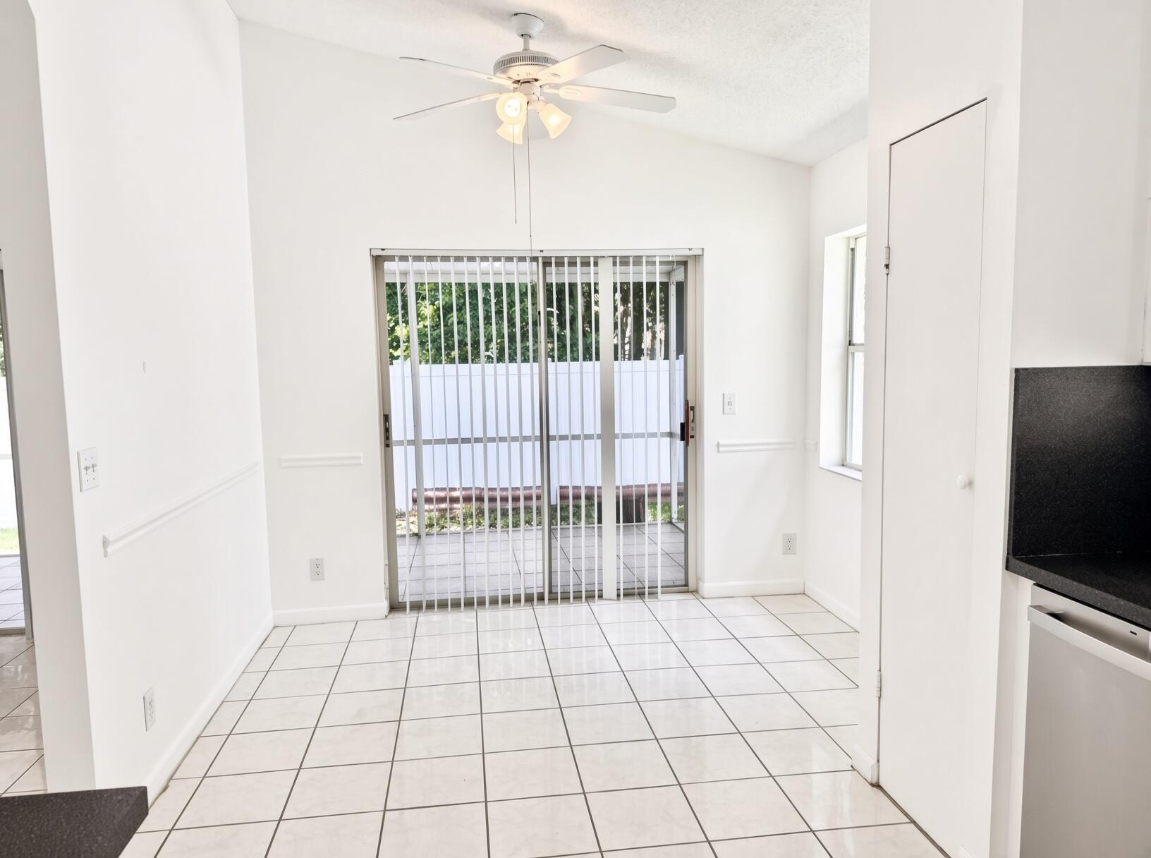 10160 Festival Way Boca Raton, FL 33428 - Photo 6 of 29 Kitchen