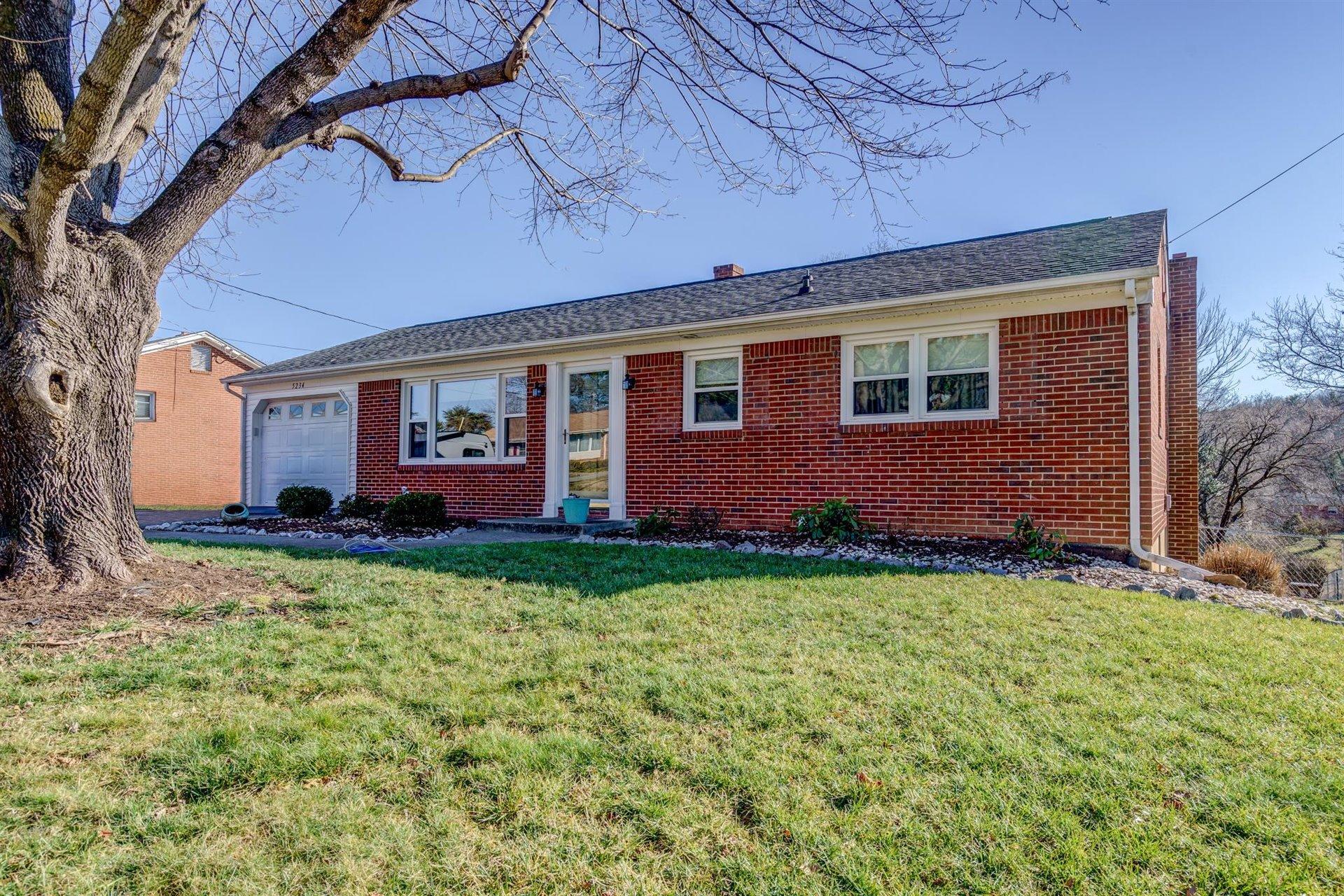 5234 Grandin Rd Extension Roanoke, VA 24018 - Photo 3 of 41 03-03-011320210073