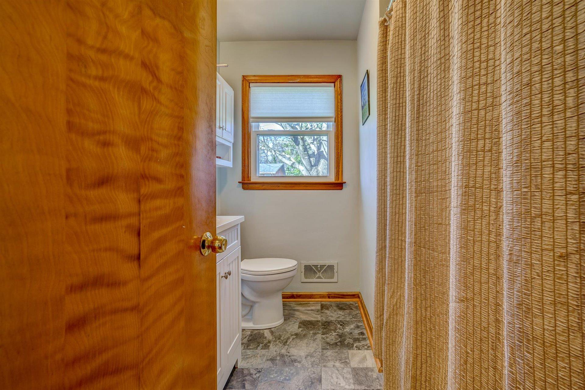 5234 Grandin Rd Extension Roanoke, VA 24018 - Photo 21 of 41 21-011320210090
