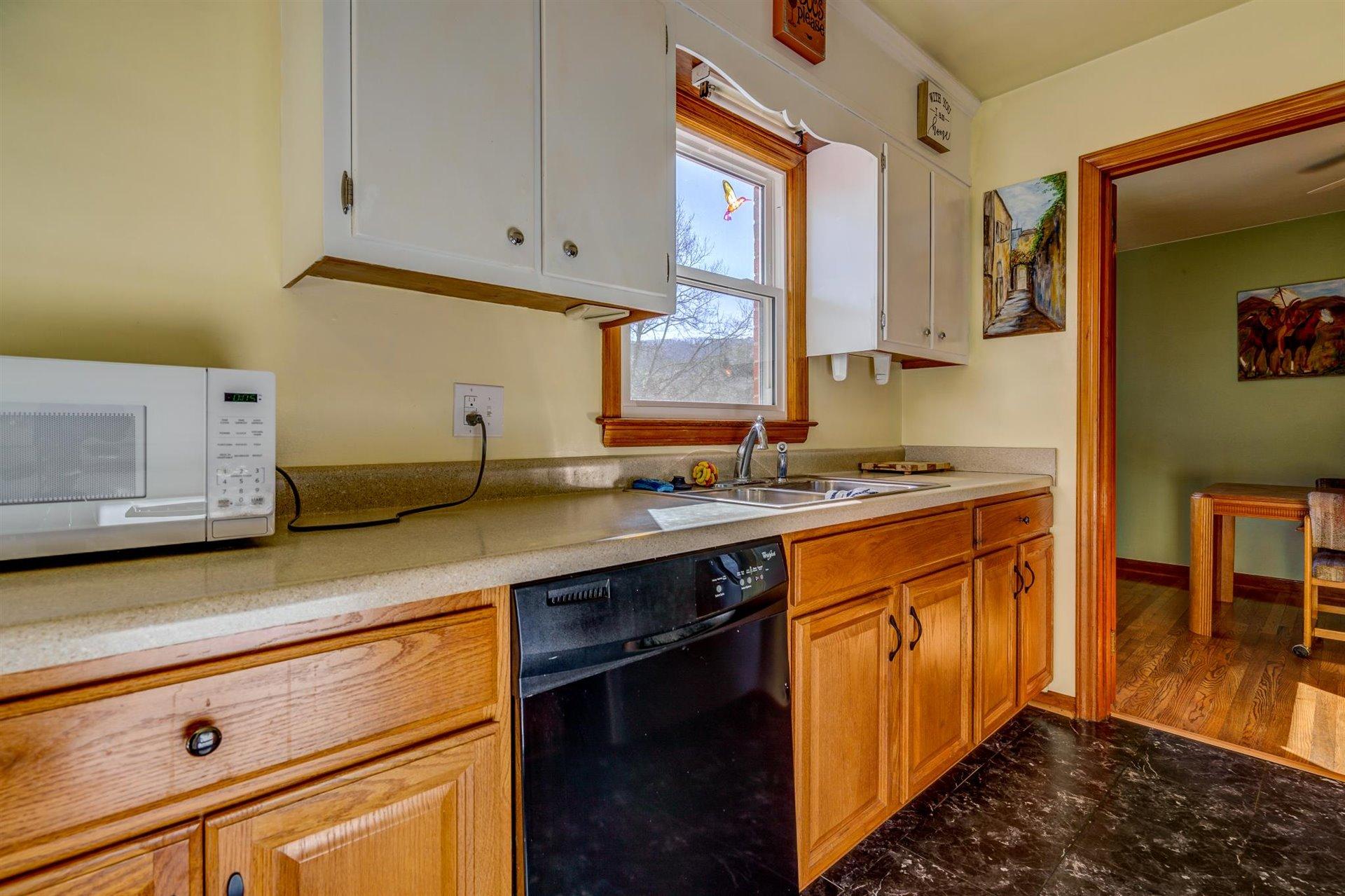 5234 Grandin Rd Extension Roanoke, VA 24018 - Photo 10 of 41 10-011320210079