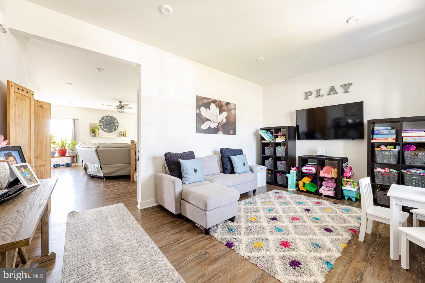 520 Spring Manor Boulevard Gilbertsville, PA 19525 - Photo 5 of 42