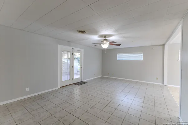 $219,500 | 717 Skylane Drive South, Uvalde, TX 78801