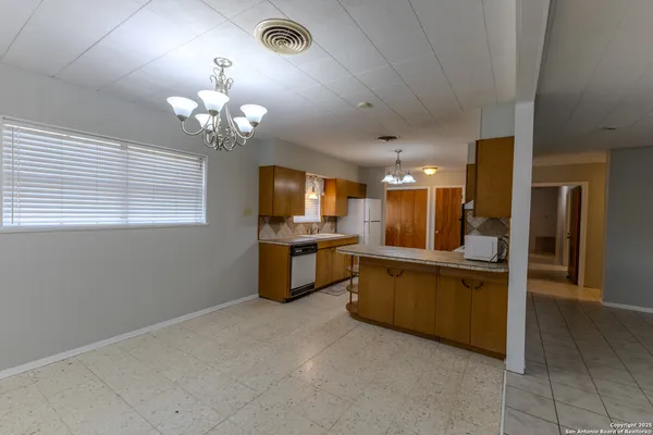 $219,500 | 717 Skylane Drive South, Uvalde, TX 78801