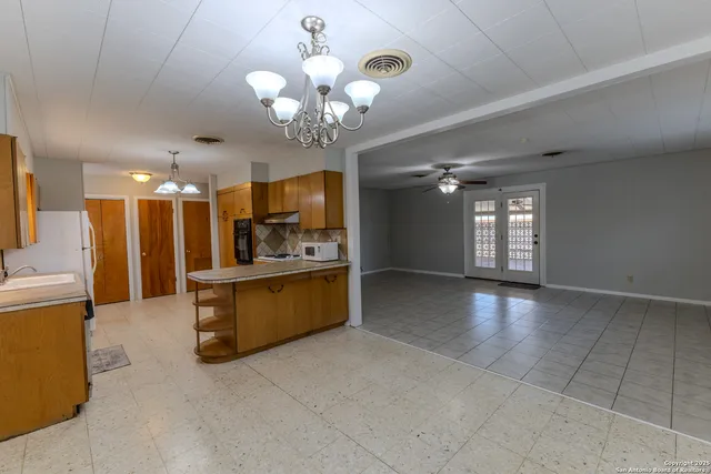 $219,500 | 717 Skylane Drive South, Uvalde, TX 78801